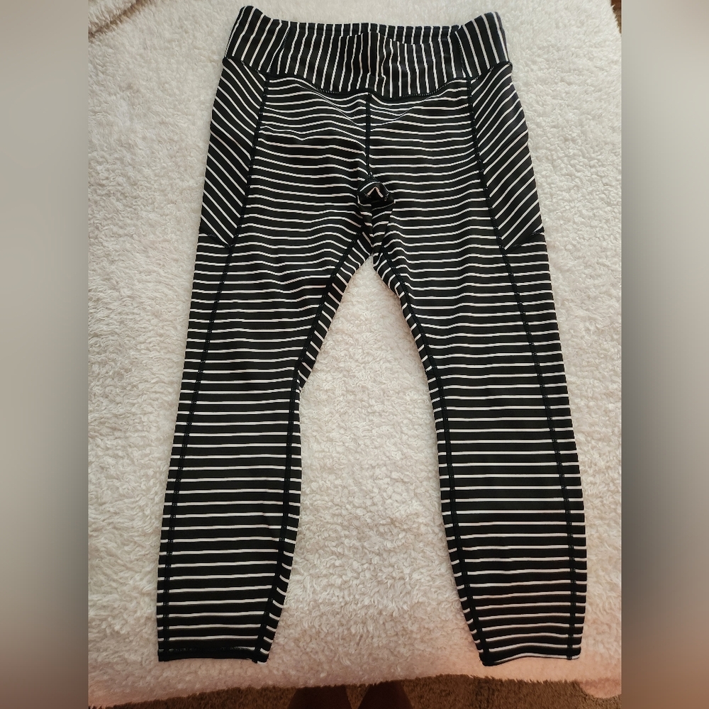 Athleta Contender Leggings, size L, black & white